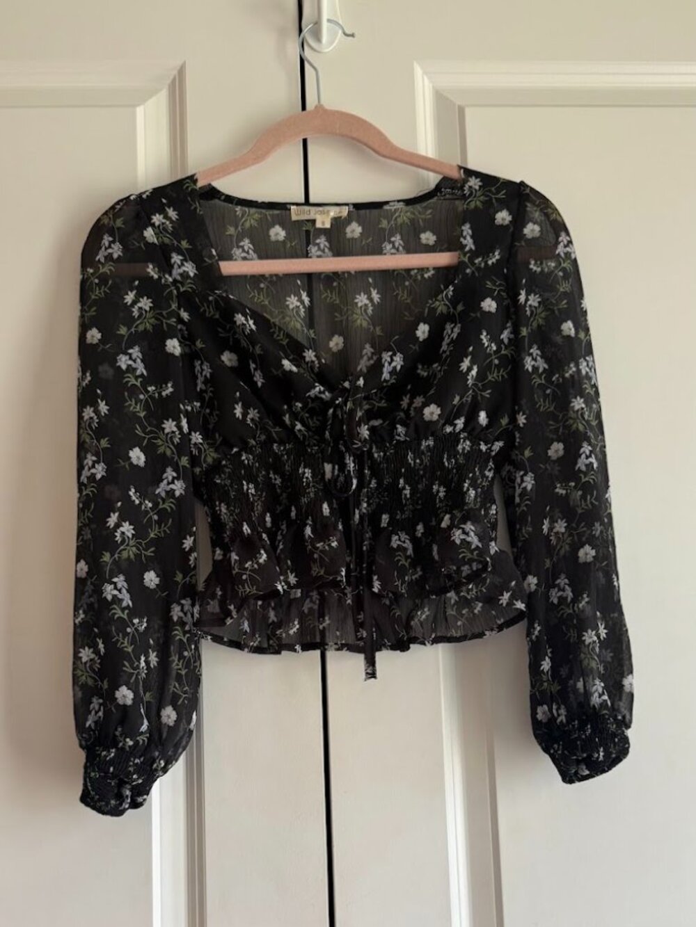 wild jasmine - size small - long sleeve floral blouse